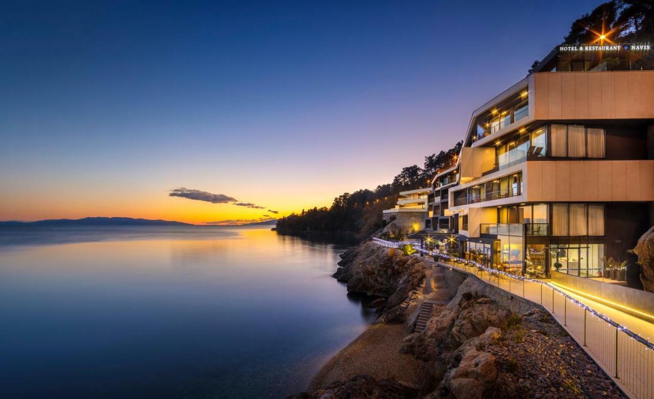 Boutique & Design Hotel Navis Opatija Exterior foto The hotel at night